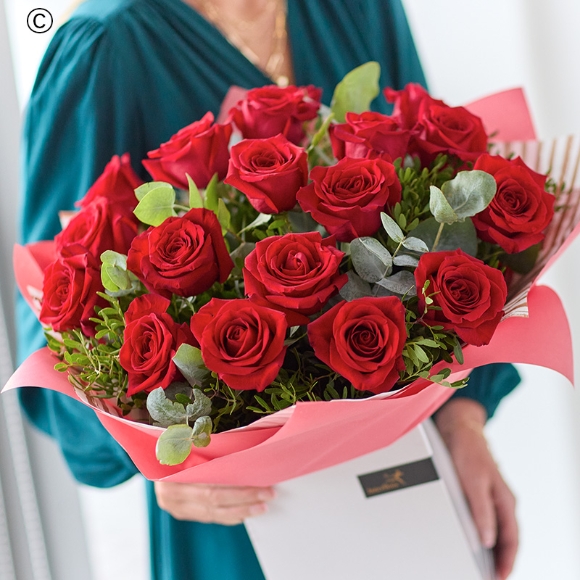 18 Red Rose Handtied