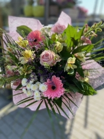 Pastel Handtied Florist Choice